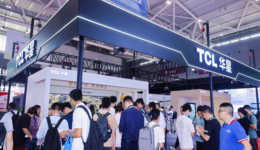 TCLZ6·尊龙凯时亮相2024深圳国际全触与显示展，美好视界触手可及